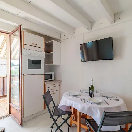 Daire Les Argentines By Interhome